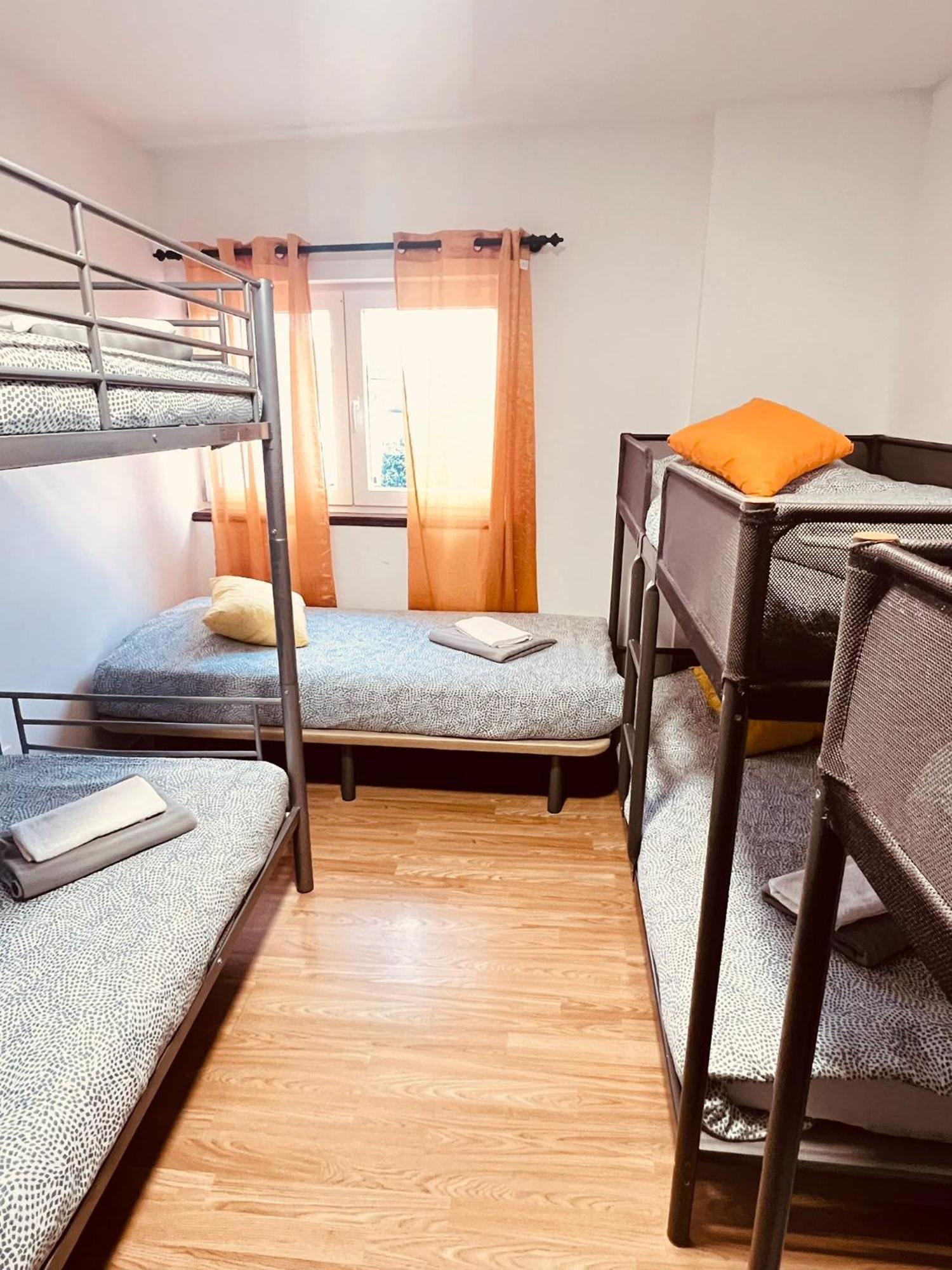Hostel Golden Star Gião Exteriör bild